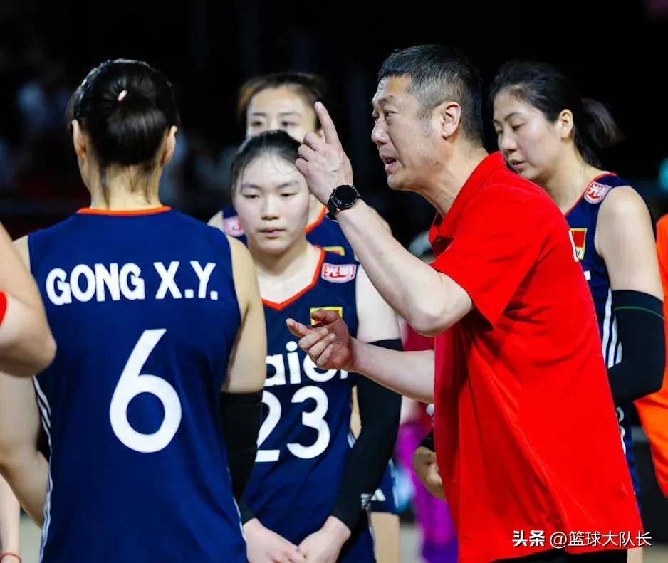 哥伦比亚轻取中国，费兰·托雷斯制霸全场