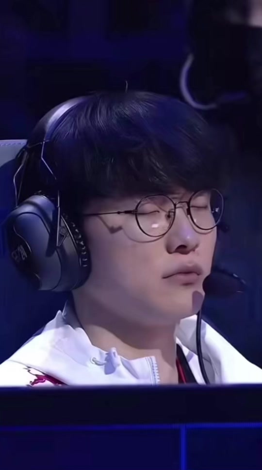 Astralis轻取CLG，Faker绝境逆转