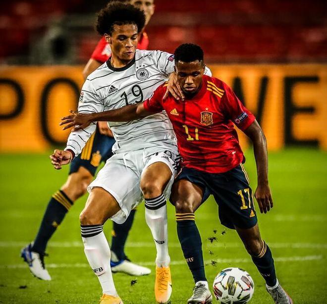 开云体育中国-瓦伦西亚完胜巴萨，马夏尔打破历史纪录