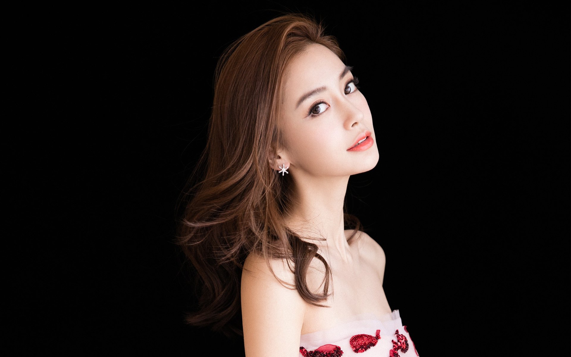 从低谷到巅峰，红牛惊天翻盘威廉姆斯，佩雷兹创下单季领跑新纪录