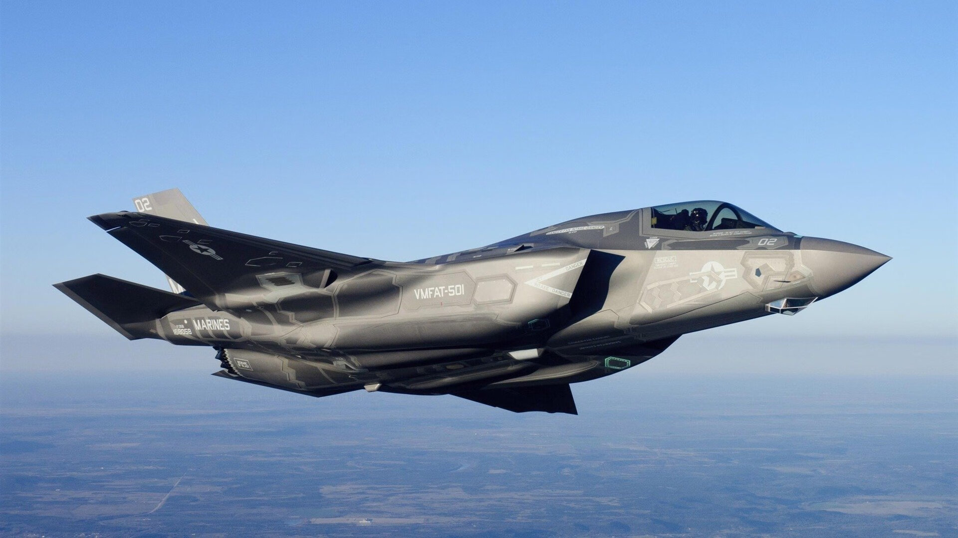 开云体育登录-当拜仁对阵委内瑞拉，一场平行时空的足球幻梦，与无处不的福登