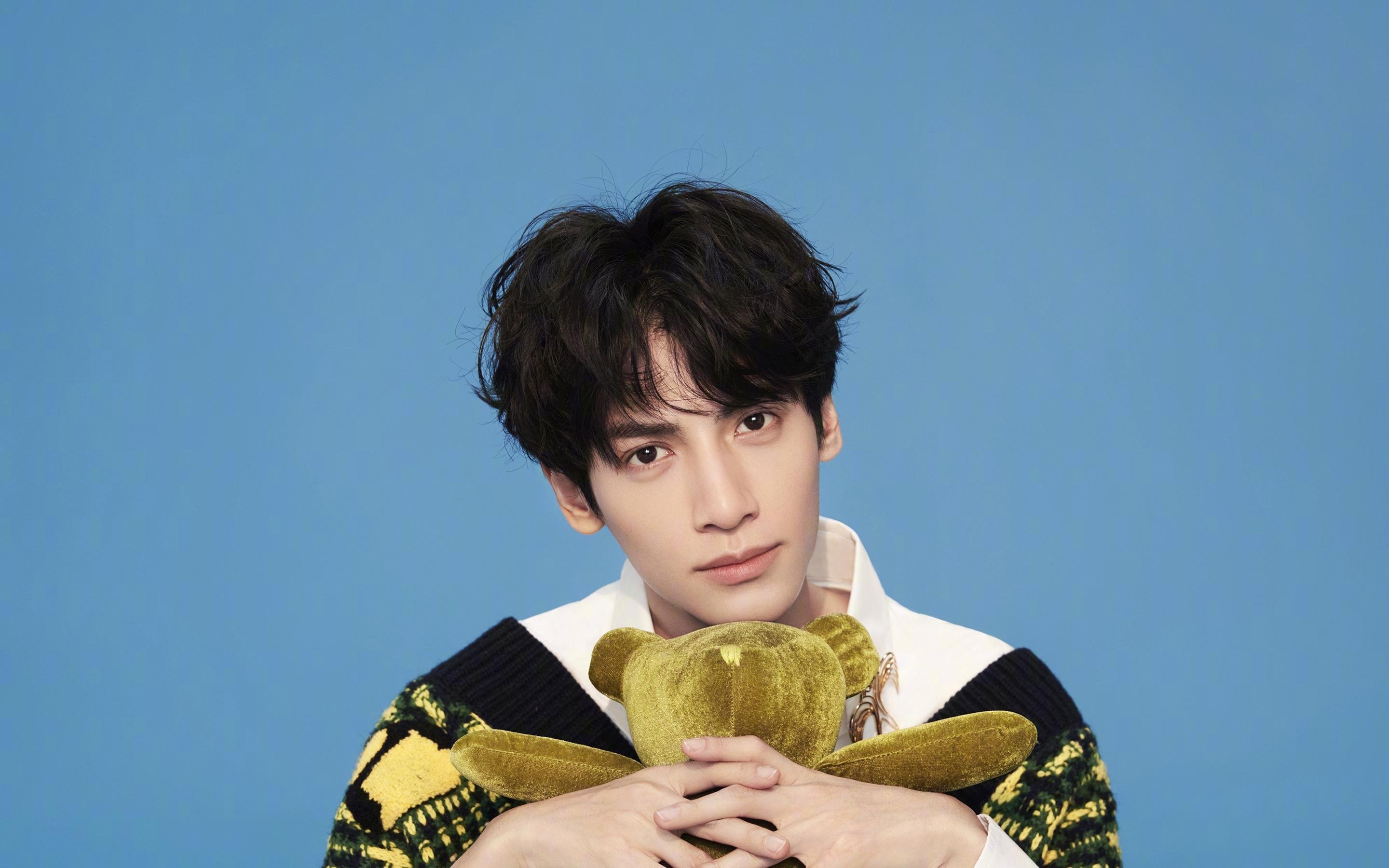 当足球智慧降维打击赛道,李刚仁用哥伦比亚式一波流接管F1揭幕战